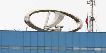 Уже сотни покупателей автомобилей LADA выбивают деньги из АвтоВАЗа