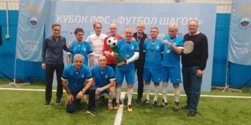 Ветераны «Крыльев Советов» выиграли  турнир по футболу шагом