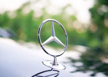 Судебные приставы Самары отправили в зону СВО конфискованный «Мерседес»