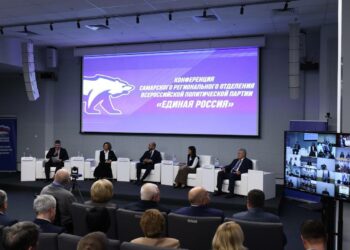 В самарском реготделении «Единой России» вместо кадровой чистки в партию приняли новых членов