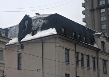 В Самаре крыши 85% многоквартирных домов расчищены от наледи и снега