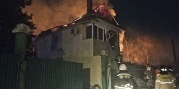 В элитном поселке под Новокуйбышевском ночью 17 января сгорел дом