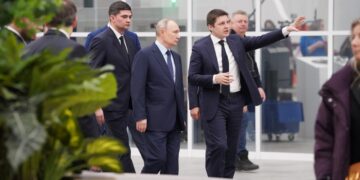 Владимир Путин открыл в Тольятти первое в РФ производство аккумуляторов для дронов