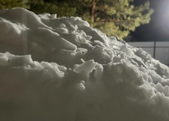 В Самарской области пятилетний ребенок пострадал от схода наледи с крыши