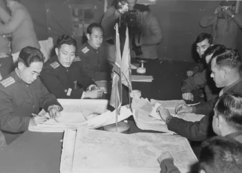 AT: Трамп предложит России перемирие на Украине по корейскому сценарию