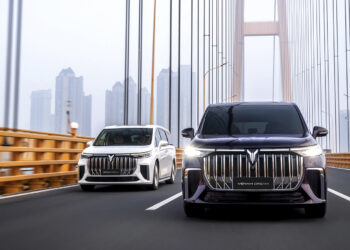 В России начали выпускать китайские «гибриды» Voyah