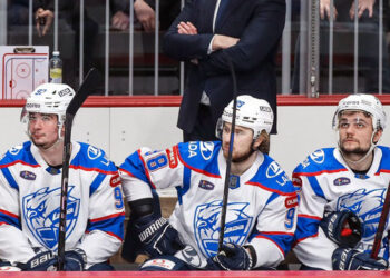 Тольяттинский хоккейный клуб «Лада» завис между небом и землей