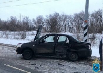 В Самарской области после аварии в больницу попали две маленькие девочки  