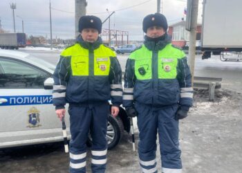 В Самарской области сотрудники Госавтоинспекции спасли жизнь ребенка