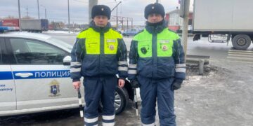 В Самарской области сотрудники Госавтоинспекции спасли жизнь ребенка