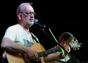 Умер постоянный участник Грушинского фестиваля, бард Вадим Мищук