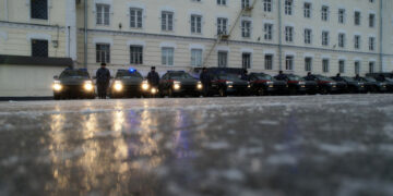 Сотрудники самарского управления Росгвардии получили ключи от 20 новых «Москвичей»