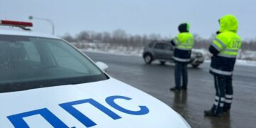 В Самарской области госавтоинспекторы помогли на трассе хромому мужчине