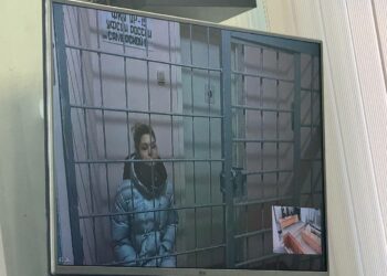 Областной суд оставил под стражей обвиняемую в убийстве экс-мэра Самары