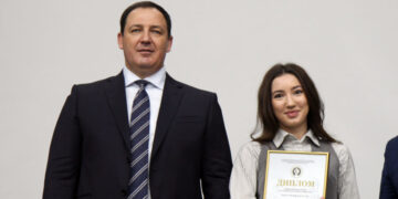 Сотрудники «Самаранефтегаза» пополнили фонд сельской библиотеки Безенчукского района