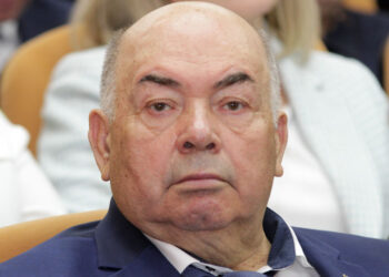 Глава самарского Хворостянского района не спешит покидать свой пост