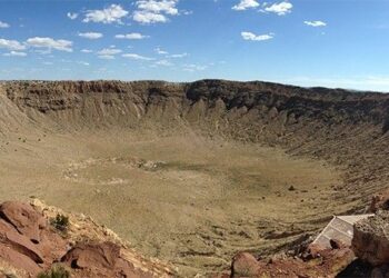 НАСА резко повысило угрозу из космоса: астероид YR4 может уничтожить 8 мегаполисов в 2032 году
