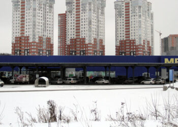 «Метро» понуждает самарского девелопера Виктора Суркова потратиться на ливневку