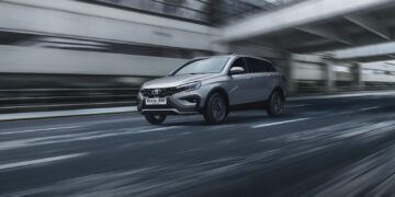 АвтоВАЗ в январе 2025 года удержал продажи на уровне прошлого года