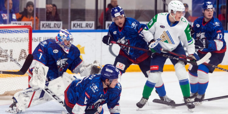 Руководство ХК «Лада» подтвердило задолженность перед игроками и тренерами и обещало скоро ее закрыть