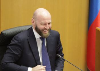 Глава самарского правительства не смог ответить депутатам на вопрос о судьбе метро