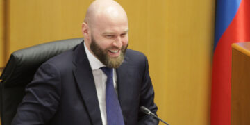 Глава самарского правительства не смог ответить депутатам на вопрос о судьбе метро