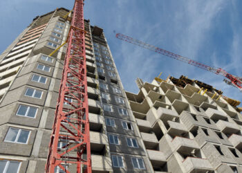 Планы строительства жилья в Самарской области резко покатились вниз