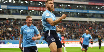 Футболисты «Крыльев Советов» пустили под откос «Локомотив»