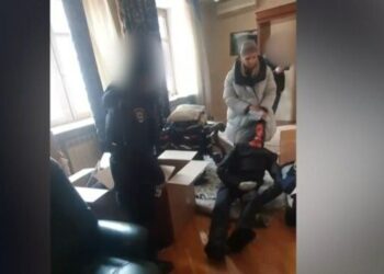 «Получается то, что на диване лежала бабушка»