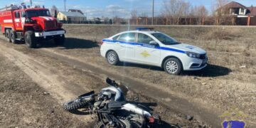 В Самарской области мотоциклист разбился насмерть, врезавшись в фонарный столб