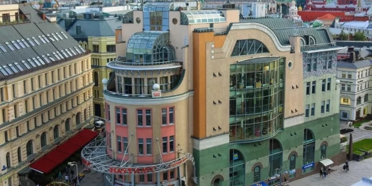 Самарский «Акрон Холдинг» забрал во владение торговый центр на Лубянке