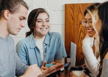 Почти вдвое выросло количество молодых вкладчиков в ВТБ за год