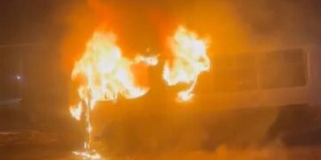 В Самарской области во время движения загорелся автобус 