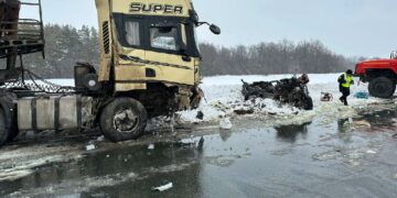 Два человека погибли в ДТП с большегрузом в Самарской области