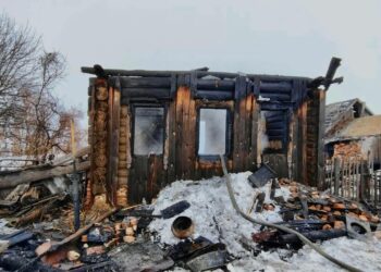 Автобус с юными спортсменами опрокинулся в Саратовской области