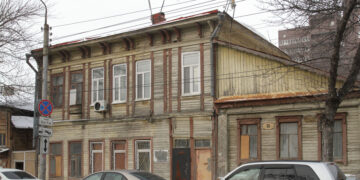 Ветхие расселенные дома в центре Самары решили сохранить, но восстанавливать их некому