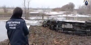 Автобус с юными спортсменами опрокинулся в Саратовской области