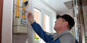 Владимир Кошелев превратился из критика газовиков в их защитника