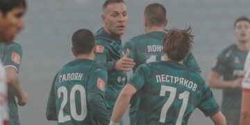 Дзюба продолжает бить рекорды, но «Акрон» вылетел из Кубка России