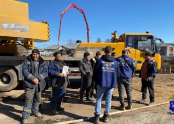 На стройке поликлиники в Самарской области проверено более 20 мигрантов