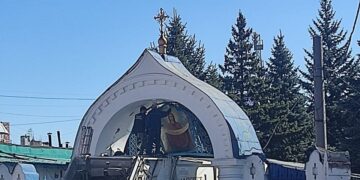 В Самаре мусоровоз сбил икону