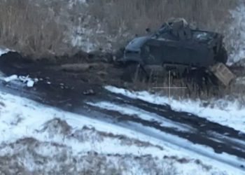 Российские штурмовики при зачистке села под Покровском зашли в тыл ВСУ, маскируясь солнцем