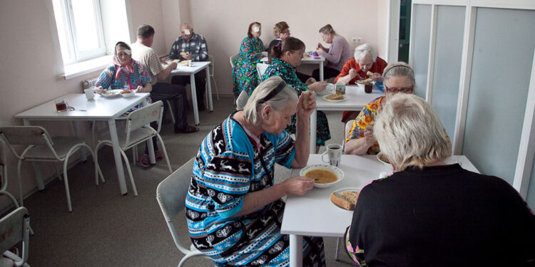 Столичные кулинары выдавили ярославцев из самарских больниц