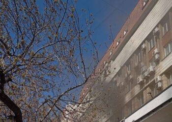 Крупный офисный центр в Самаре эвакуировали из-за пожара