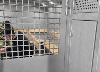 В Самаре мигранты-нелегалы 2 года жили в деревянной постройке на улице Калинина