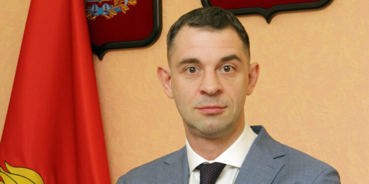 Чапаевск потратит средства трех бюджетов на дорогие урны, лавочки, сосны и дубы