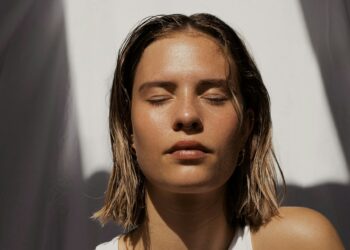 Дерматологи Клиник СамГМУ раскрыли главные ошибки в использовании крема SPF