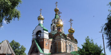 Чапаевск потратит средства трех бюджетов на дорогие урны, лавочки, сосны и дубы