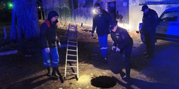 В Самаре спасли девочку, упавшую в 3-метровый колодец