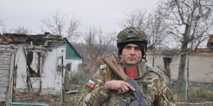 Михаил (позывной "Нифер"), водрузивший флаг над Курахово, фото: Александр Кавешников